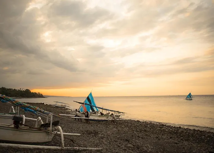 Arya Amed Beach Resort And Dive Center